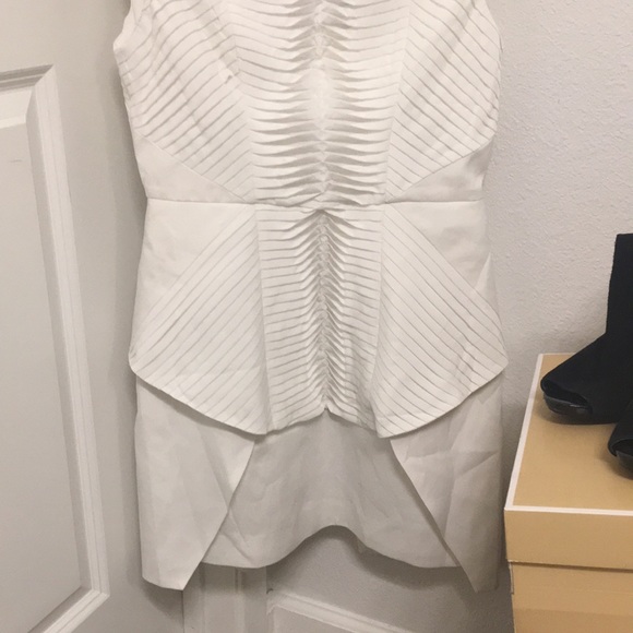 ✨ Moving sale 🚗- Cameo the Label White Slow Motion Mini Dress, Size M - Picture 6 of 12